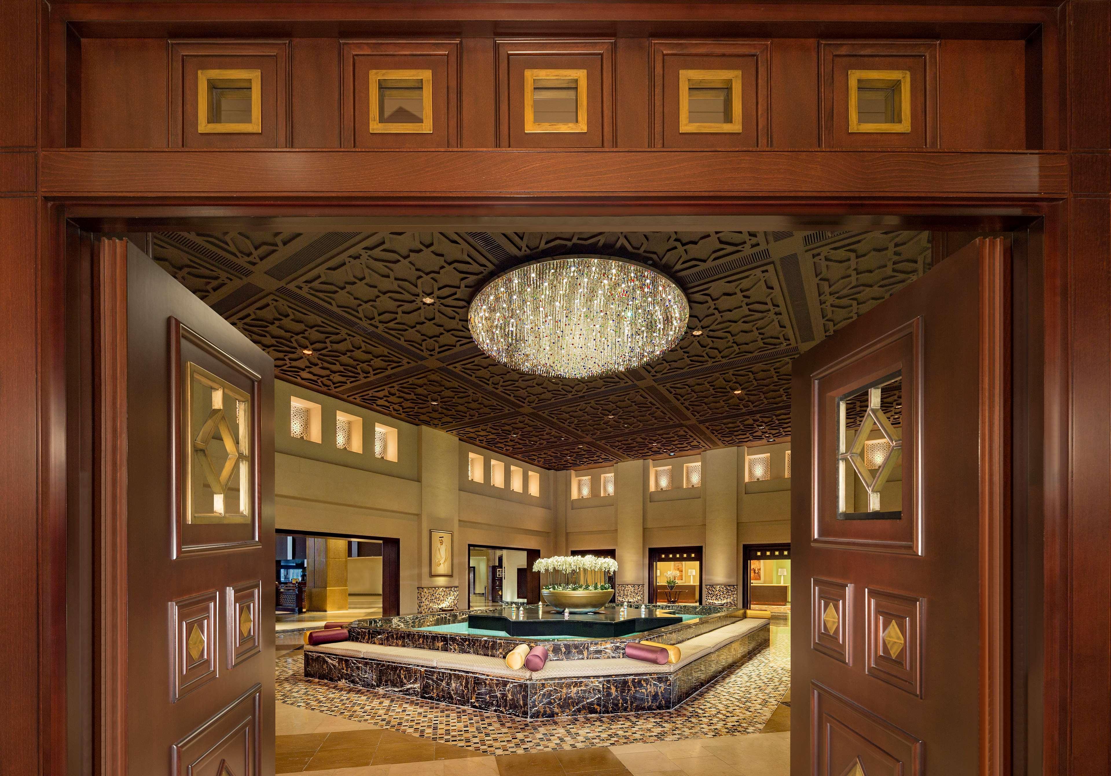 Grand Hyatt Doha Hotel & Villas Eksteriør bilde The lobby of the Emirates Palace