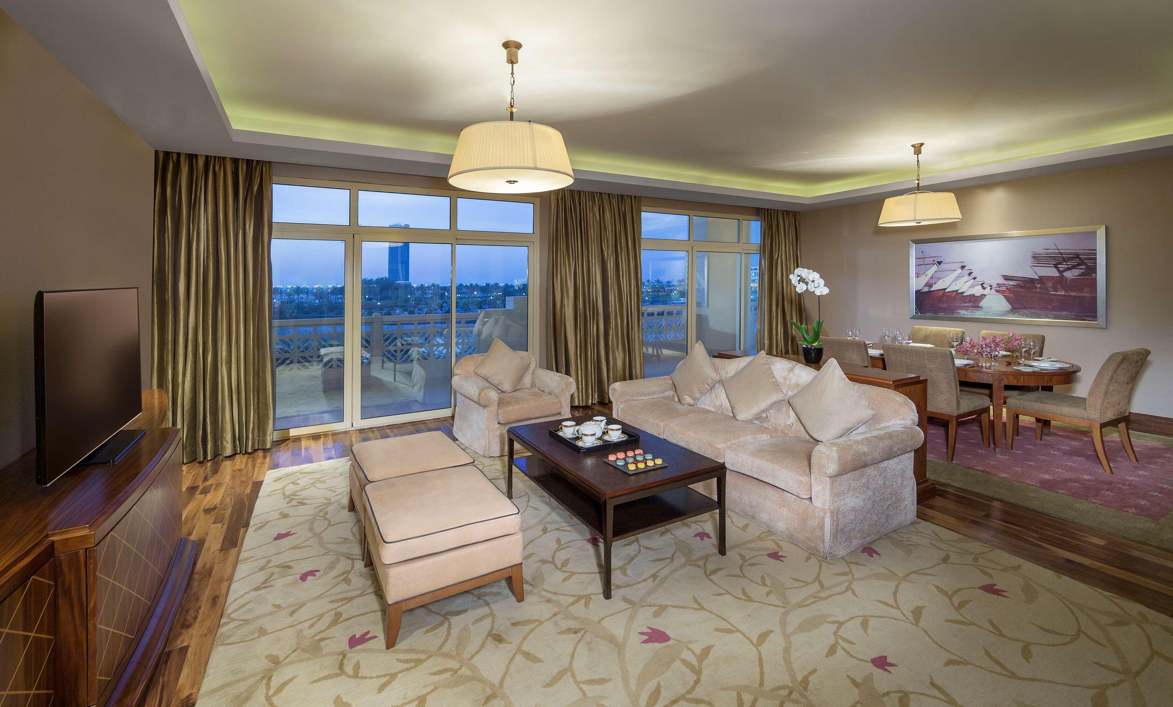 Grand Hyatt Doha Hotel & Villas Eksteriør bilde A suite at the hotel
