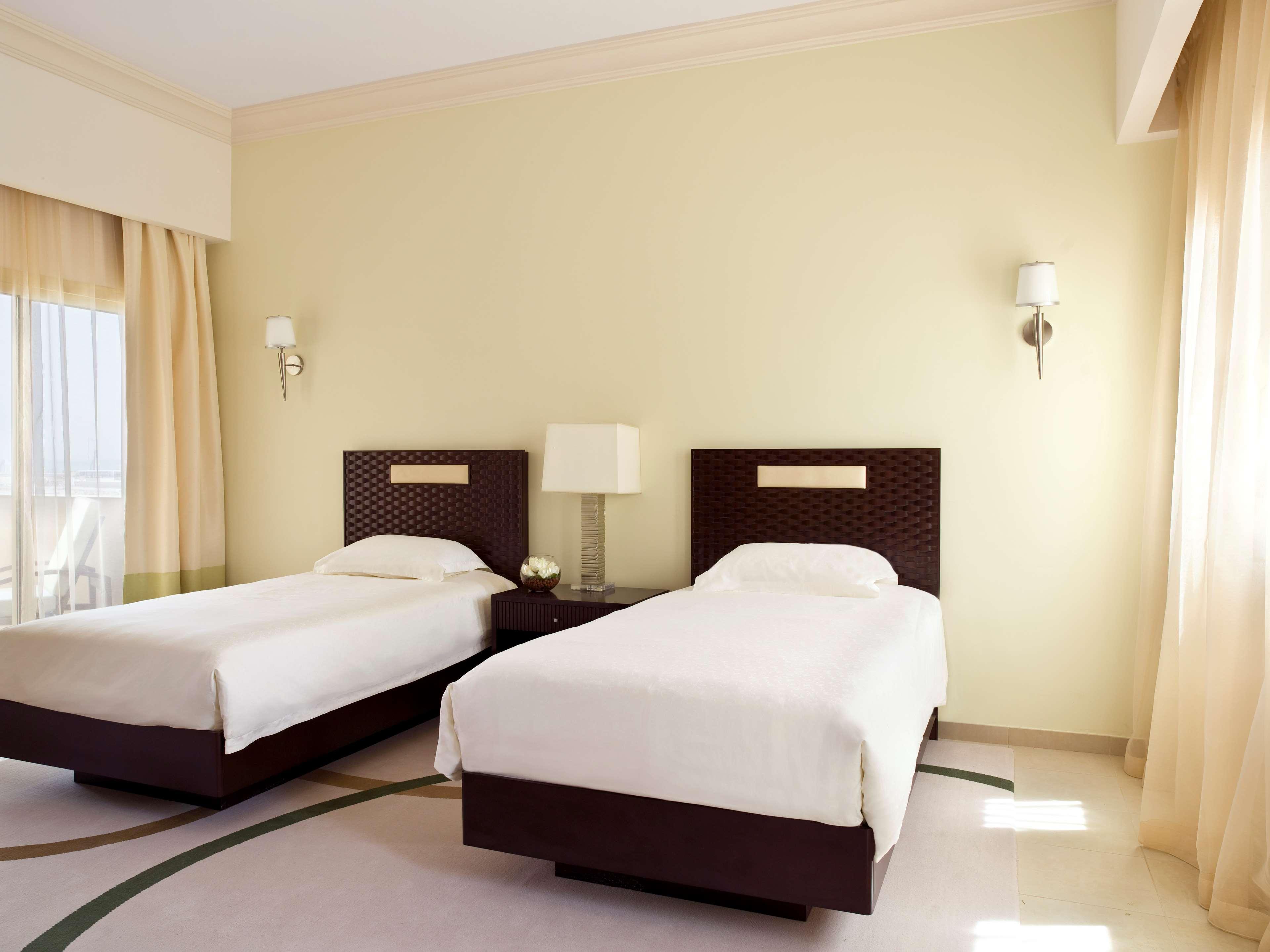 Grand Hyatt Doha Hotel & Villas Eksteriør bilde A room at the hotel
