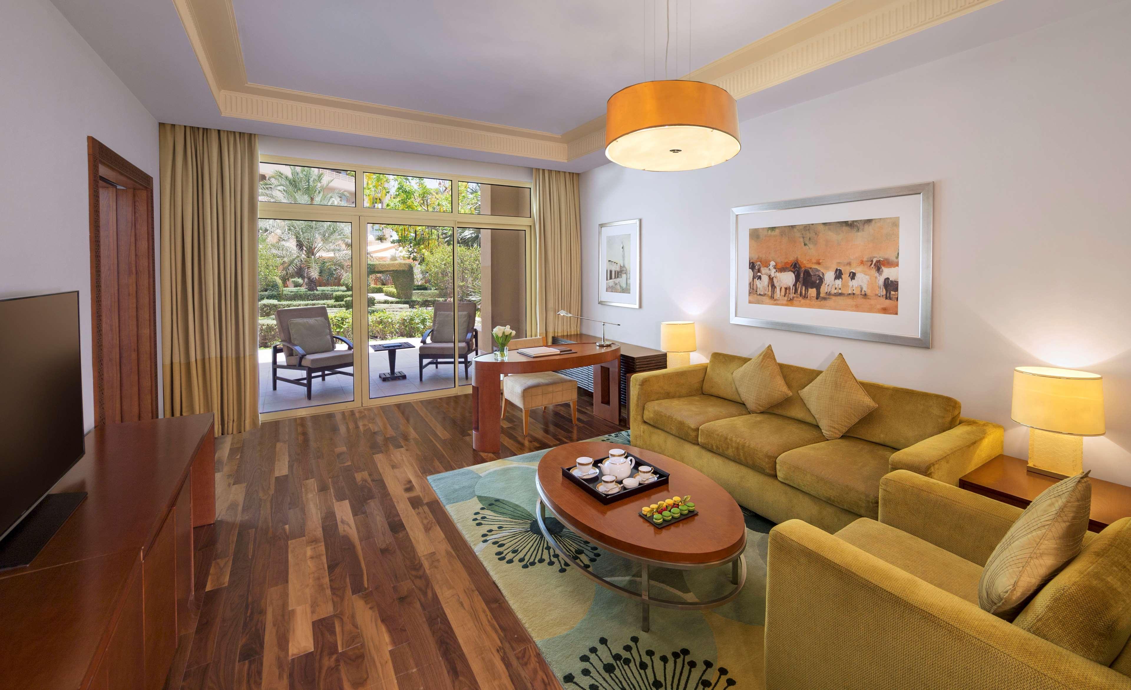 Grand Hyatt Doha Hotel & Villas Eksteriør bilde Living room